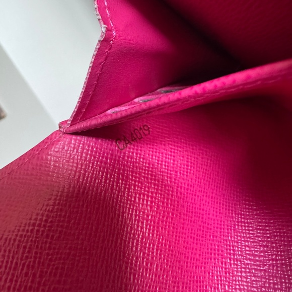 Louis Vuitton Monogram Multicolor Sarah Wallet - Picture 10 of 12